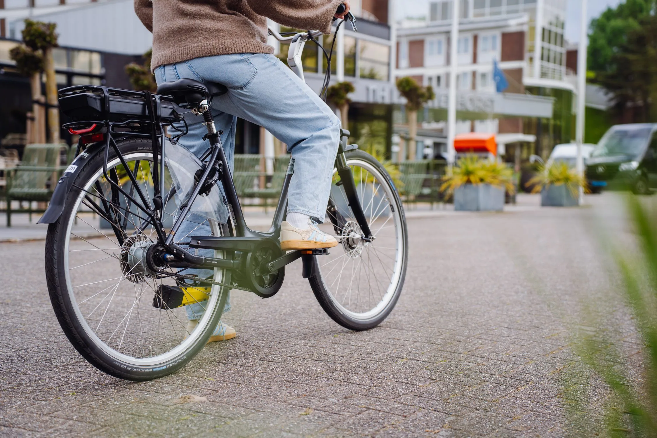 Medewerkers onderweg op bedrijfsfietsen
